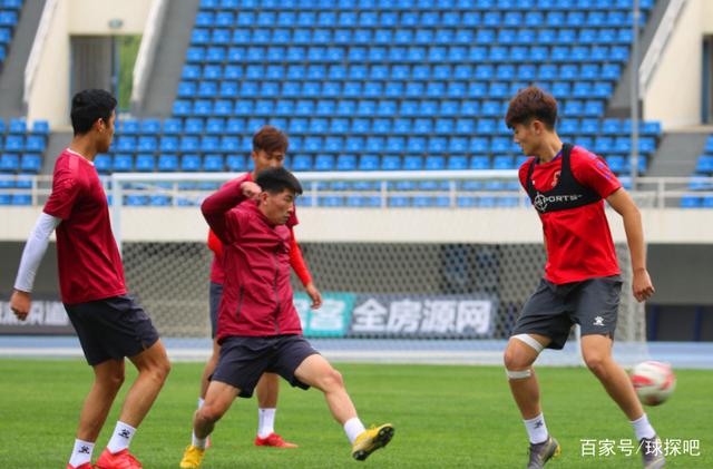 FIFA足球网-包含陕西航天主场击败四川九牛，逼近中游位置的词条